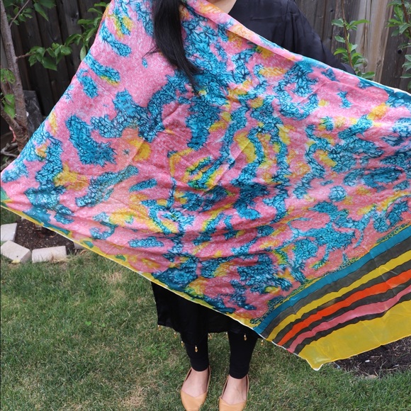 Handmade china silk scarf - Picture 2 of 3